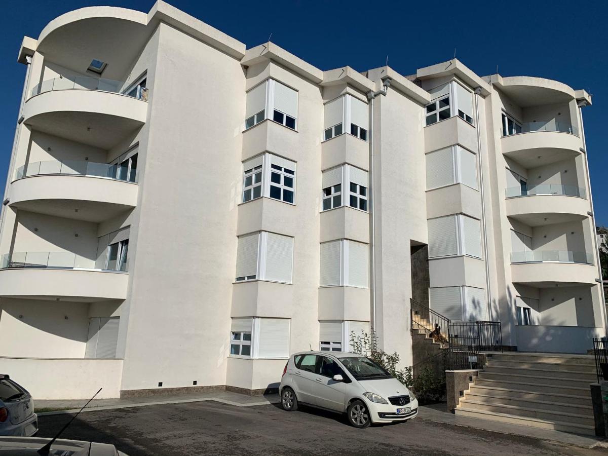 Apartments Bujkovic บาร์ ภายนอก รูปภาพ