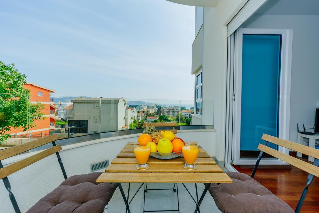 Apartments Bujkovic บาร์ ภายนอก รูปภาพ