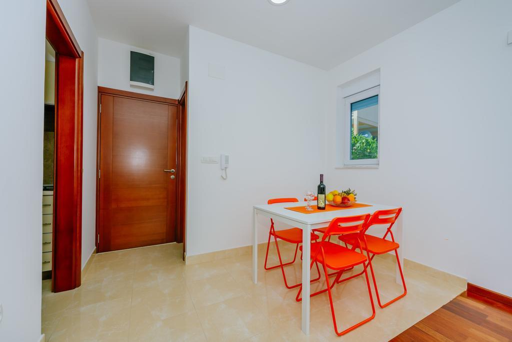 Apartments Bujkovic บาร์ ภายนอก รูปภาพ