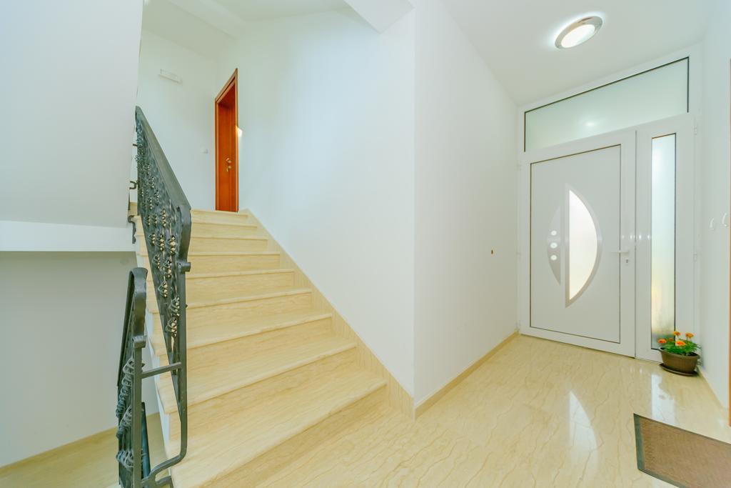 Apartments Bujkovic บาร์ ภายนอก รูปภาพ