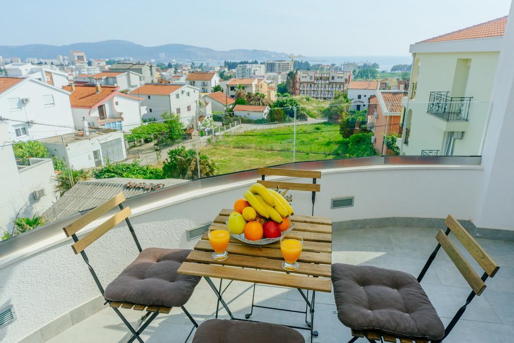 Apartments Bujkovic บาร์ ภายนอก รูปภาพ