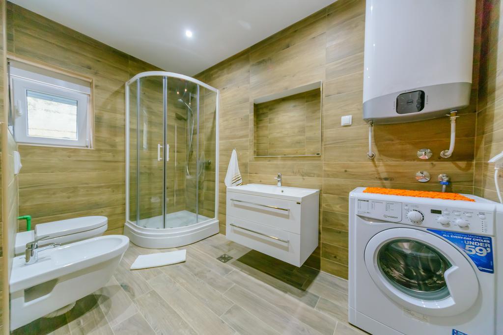 Apartments Bujkovic บาร์ ภายนอก รูปภาพ