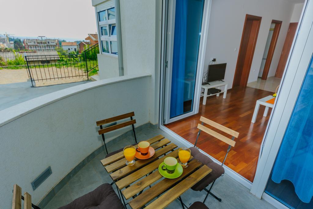 Apartments Bujkovic บาร์ ภายนอก รูปภาพ