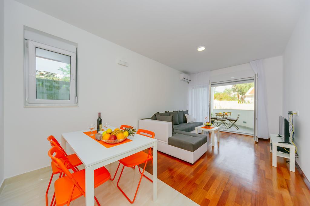 Apartments Bujkovic บาร์ ภายนอก รูปภาพ