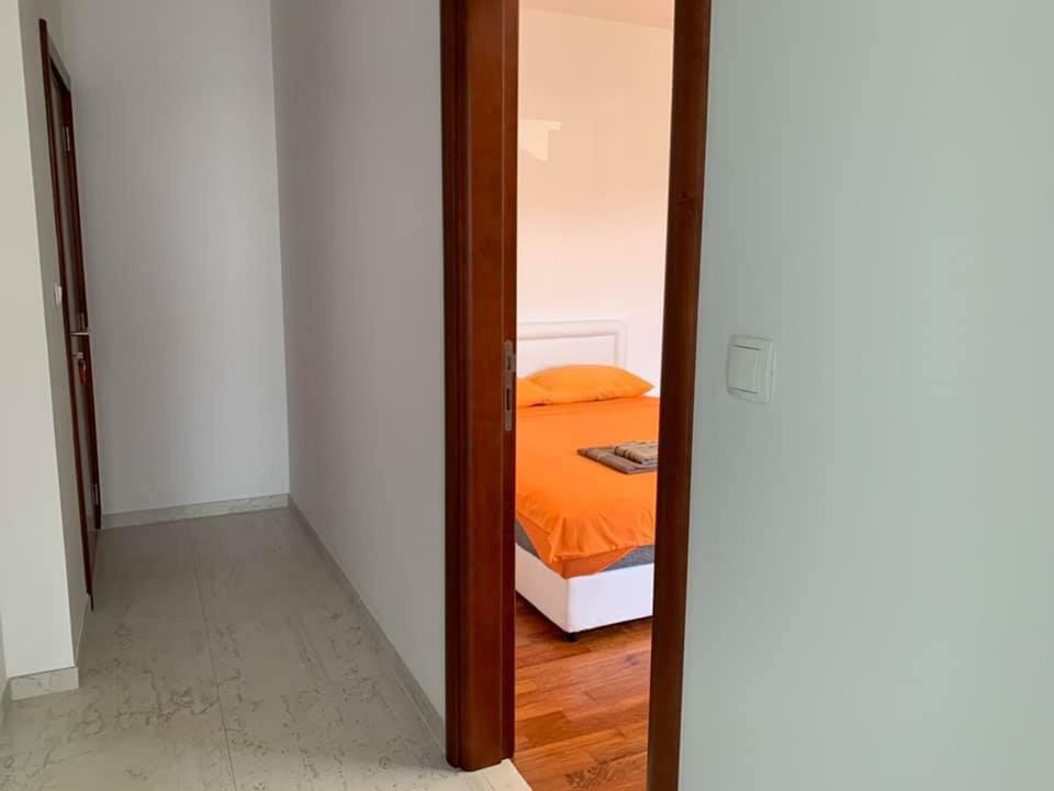 Apartments Bujkovic บาร์ ภายนอก รูปภาพ