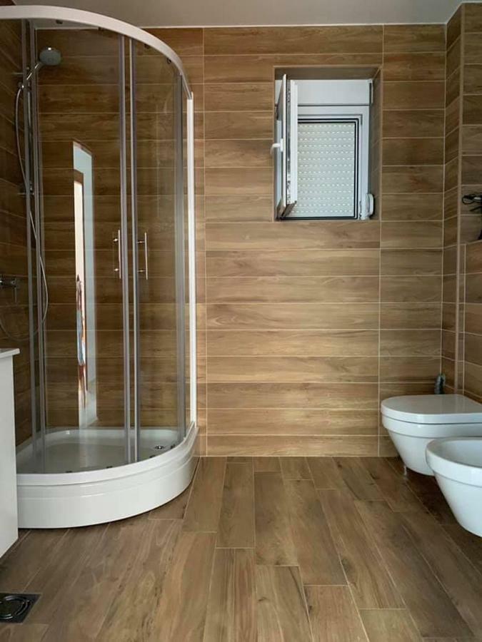 Apartments Bujkovic บาร์ ภายนอก รูปภาพ